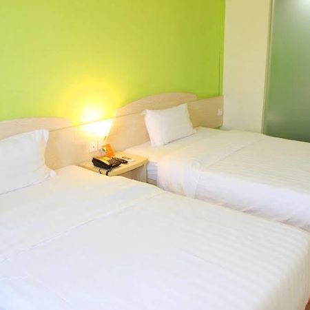 7 Days Inn Гуанчжоу Экстерьер фото