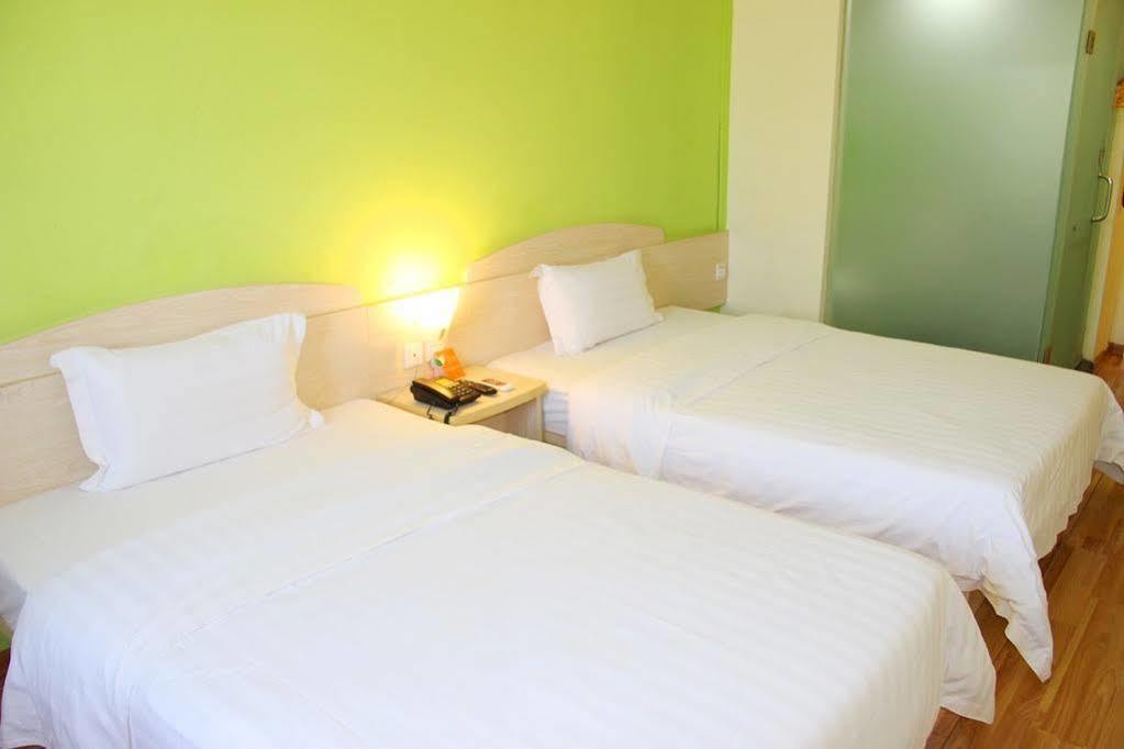 7 Days Inn Гуанчжоу Экстерьер фото