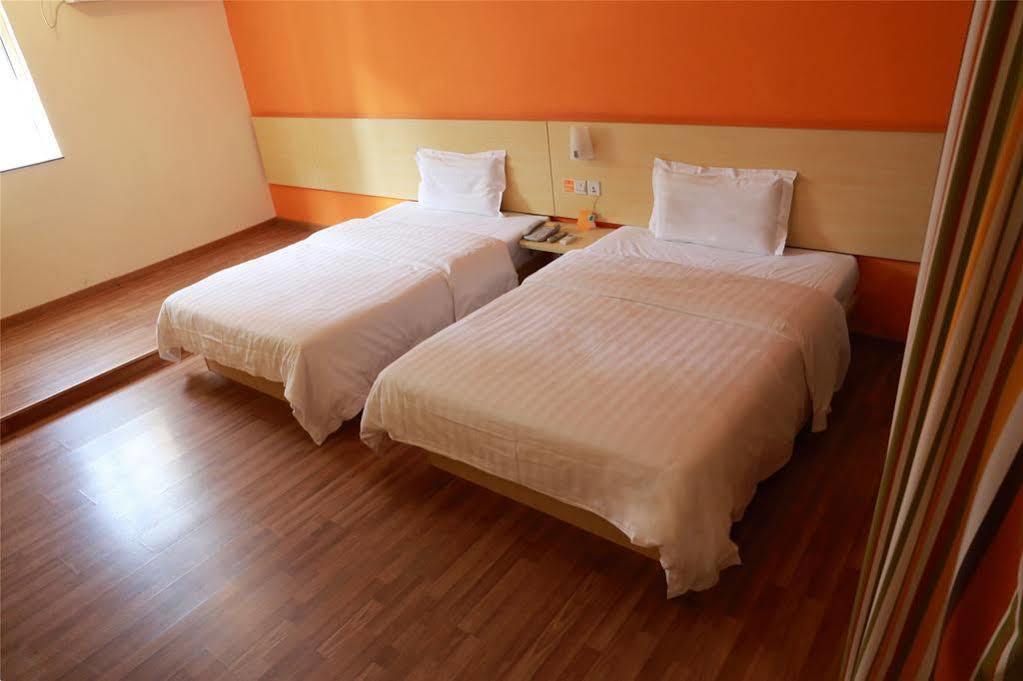 7 Days Inn Гуанчжоу Экстерьер фото